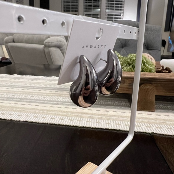 Fantasy Raindrop Earrings - Picture 4 of 4